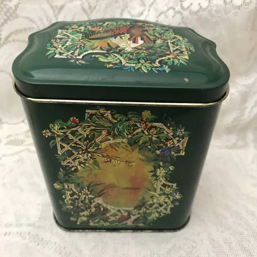 Avon Christmas 1981 Tin, Cute Small Avon Tin, Canister Made‎ in England